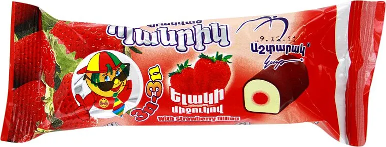 Glazed curd with strawberry filling "Ashtarak kat Yo-Yo" 40g richness: 20% 