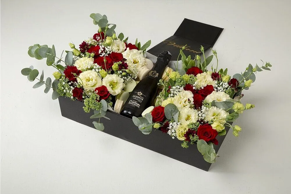 Exclusive composition SAS Flowers by Villani"