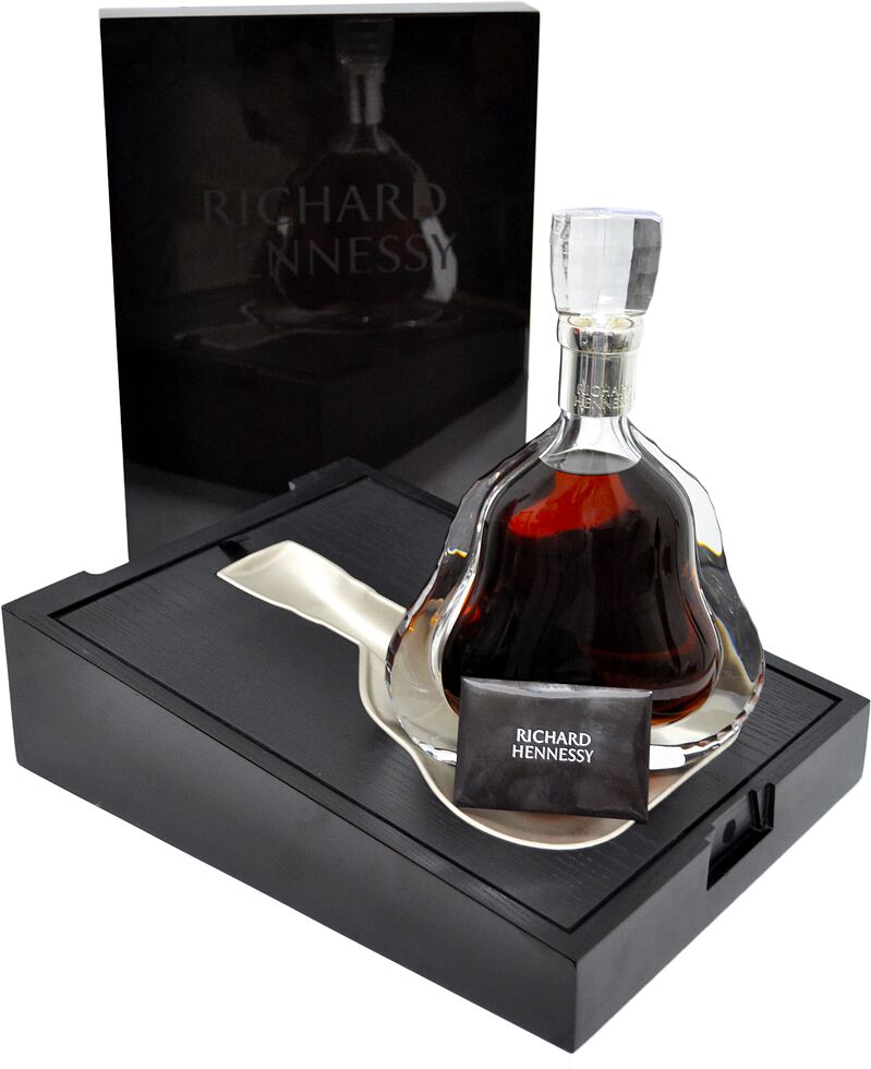 Cognac "Richard Hennessy" 0.7l  